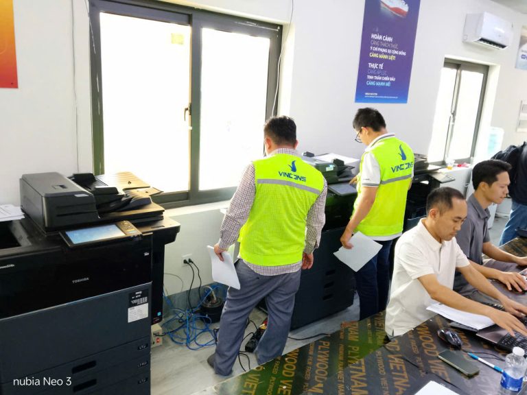 Máy photocopy Toshiba tại văn phòng